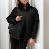 Norwegische weichgesteppte Jacke mit Strickdetails / Europäisches Design, das Stil verkörpert! – Schwarz