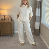 AlpenBliss™ - Set mit Thermischer Rollkragenbluse und Bequemer, Gerader Hose / Elegantes Design, das Sie Warm Durch die Kalte Jahreszeit Begleitet – Weiß