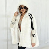 WinterFlausch™ - Jacke aus Ultraweichem Plüsch mit Kapuze und Oversize-Design / Die Perfekte Balance Zwischen Komfort und Stil in Diesem Winter! – Weiß