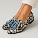 Elegante Damen Quasten-Loafer – Weiß mit schwarzen Punkten