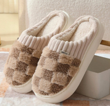 Damen Hausschuhe Flauschiges Textil Kariert – Braun