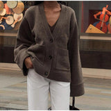V-Ausschnitt Strickjacke mit Eleganter Struktur – Braun