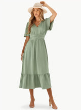 Midi-Sommerkleid mit V-Ausschnitt und Taillenbetonung – Locker & Feminin – Grün