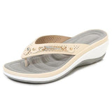 Darlene - Flip‑Flops mit niedrigem Absatz – Beige