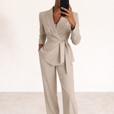 Aliona – Set Aus Wickel Blazer Und Hose – Beige
