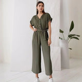 Evelyne™ Jumpsuit aus Soft-Stoff mit Knöpfen und Bindegürtel – Grün