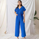Evelyne™ Jumpsuit aus Soft-Stoff mit Knöpfen und Bindegürtel – Blau