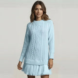Wien Classic™ Kleid aus handgefertigtem Strick mit leichten Falten / Eleganz und Klasse in perfekter Harmonie! – Himmelblau