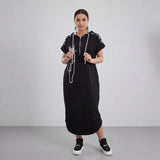 Lidia™ Kleid mit Kapuze und zeitgenössischem Signature-Print – Schwartz