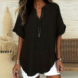 Maya™ Bluse mit Zart Gerundetem Saum und V-Ausschnitt mit Cut-out – Schwarz