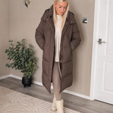 Chamonix™ Langer Steppmantel mit Kapuze und Hohem Kragen – Braun
