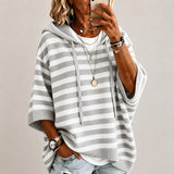 Leichter Pullover Monika™ mit Kapuze, Kontraststreifen und Rippabschluss – Grau