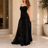 Roselle™ Kleid Mit Floralen Applikationen Und Elegantem Fall – Schwarz