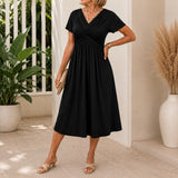 Kleid Lirenne™ mit V-Ausschnitt, drapiertem Oberteil und fließendem Fall – Schwarz