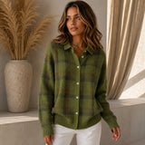 Saint Claire™ Premium-Strickjacke mit Karomuster – Grün