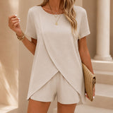 Zweiteiler Lenora™ mit überlappendem Oberteil und locker fallender Shorts – Beige