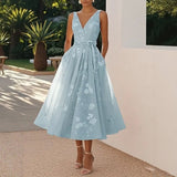 Kleid Lavienne™ mit floralem Muster und betonter Taille mit Bindegürtel – Himmelblau