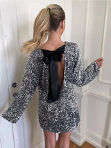 Denise – Das Wesentliche für Quinceañera-Partykleider – Schleife grau
