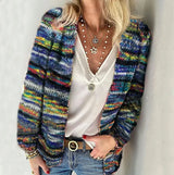 Celena | Bunte Damen-Strickjacke mit Print – Ein lebendiger Cardigan für einen stilvollen Look – Blau