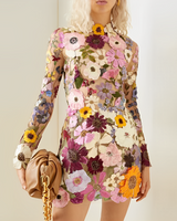 Flora - Elegantes Kleid mit floraler Verzierung – Rosa