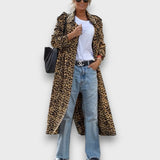 Leona – Samtiger Mantel im Leopardenmuster – Leopard