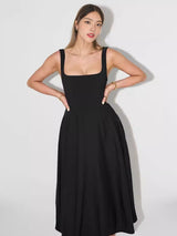 Raimunda | Ärmelloses Kleid mit dünnen Trägern und quadratischem French-Ausschnitt – Schwarz