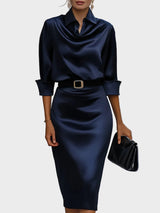 Sophia - Schimmerndes Midikleid mit drapiertem Kragen – Marineblau