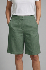 Almira | Damen Bermuda Shorts mit Elastikbund und Seitentaschen – Grün