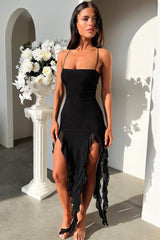 Verena | Schwarz Verführerisches Abendkleid mit asymmetrischen Rüschen – Schwarz