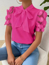 Felicia | Elegante Bluse mit Schleifenkragen für Damen – Rosenrot