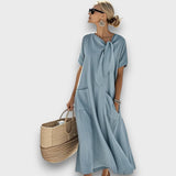 Serela – Lockeres Kleid mit Schleifendetail – Blau