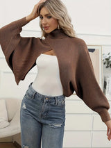 Stylischer rollkragenpullover mit offenem rücken – Kaffee