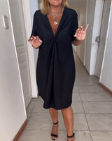 Els | Kleid mit kurzen Ärmeln und V-Ausschnitt – Schwarz