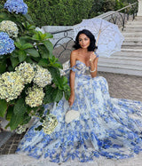 Aurora - Langes geblümtes Kleid im Prinzessinnen-Stil für einen märchenhaften Sommer – Blau
