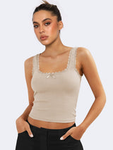 Lea | Romantisches Ripp-Tanktop mit Spitzenbesatz – Beige