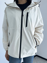 Winddichte Regenjacke mit Kapuze für Damen | Langarm – Elfenbeinweiß