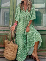 Urvee – Boho-Chic-Maxikleid mit Print und Stufen – Grün Weiß