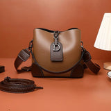 Celine™ Raffinesse in der Hand – Kaffee