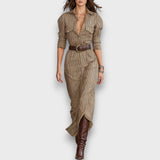 Marlene – Gestreiftes Maxikleid mit Kragen – Braun