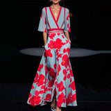 Sabrina - Floral Maxikleid mit Wickelausschnitt und weiten Ärmeln – Rot