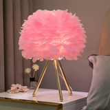 Designer Tischlampe mit Federschirm – Goldenes Stativ & Weiches Stimmungslicht – Heißes Rosa