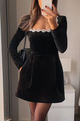Barbara - Minikleid aus Samt – Schwarz