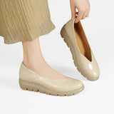 Damen-Ballerinas mit Keilsohle und V-Ausschnitt – Beige
