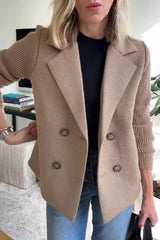 Damenblazer mit Strickärmeln und doppelter Knopfleiste – Braun