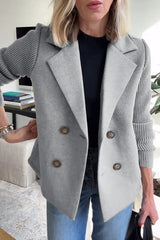 Damenblazer mit Strickärmeln und doppelter Knopfleiste – Grau