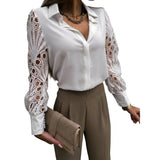 Damen-Bluse mit Knopfleiste und Ärmeln mit Durchbruchmuster – Weiß