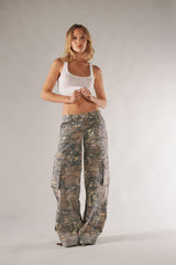 Damen Cargohose mit Camouflage-Muster und aufgesetzten Seitentaschen – Mehrfarbig