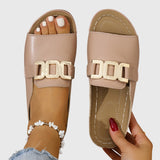 Damen Flat Mule-Sandalen mit breitem Riemen und Goldkettenornament – Beige