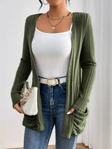 Damen Gerippte Langarm Strickjacke mit offener Front und gerafften Fronttaschen – Armeegrün