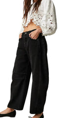 Damen Jeans mit weitem Bein und klassischer Taschenanordnung – Schwarz